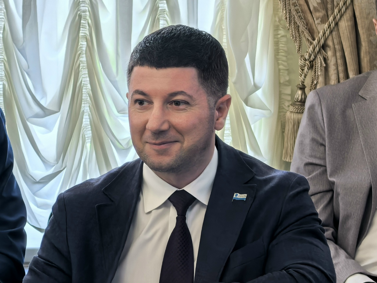 На Привокзальной площади в Саратове осталось снести два ларька